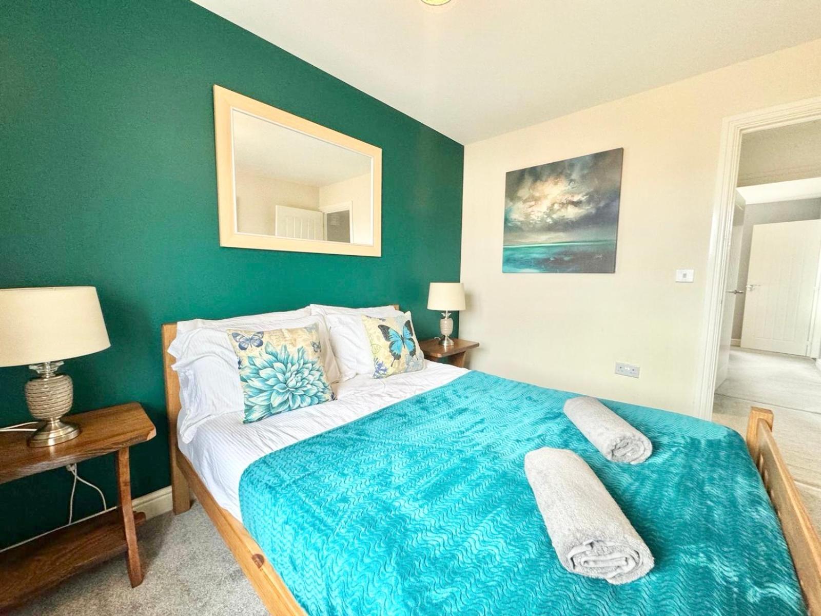 Home Centrally Located In Folkestone, Great Location For Families Or Workers Extérieur photo